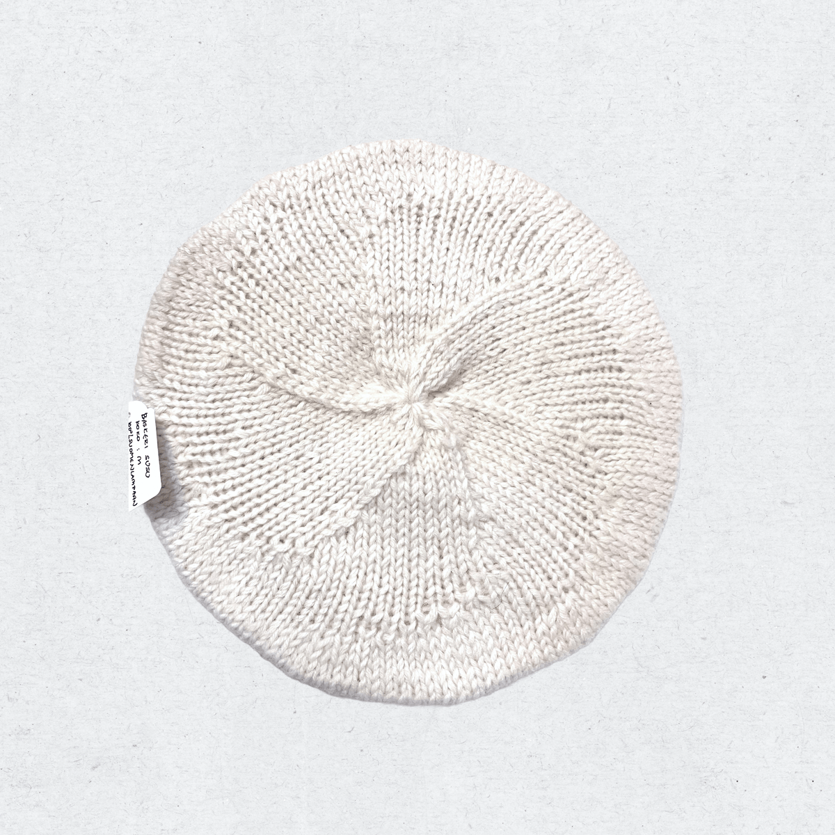 Beret Susu white
